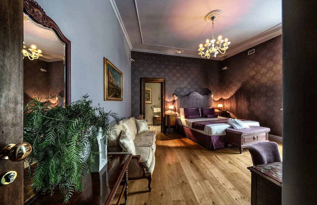 Navona Grand Suite-1